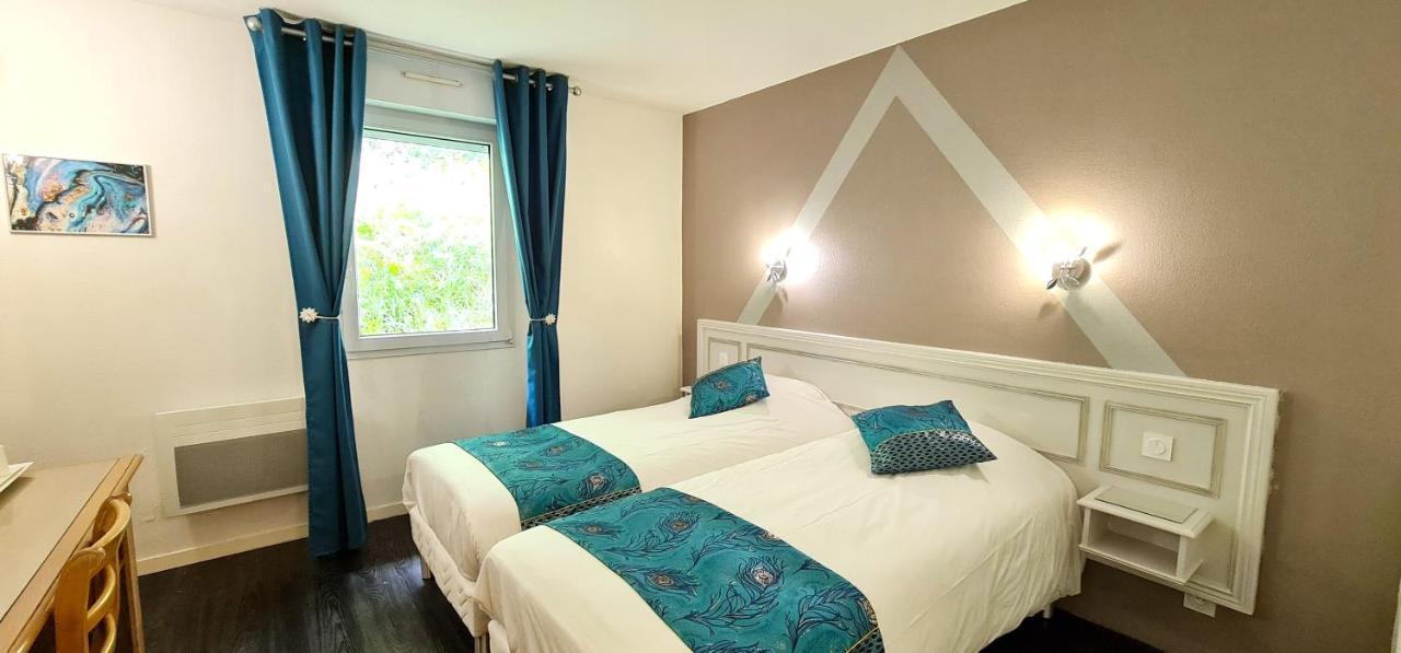 Fasthotel Oloron Hostellerie Du Paon Blanc Lurbe-Saint-Christau Exterior photo